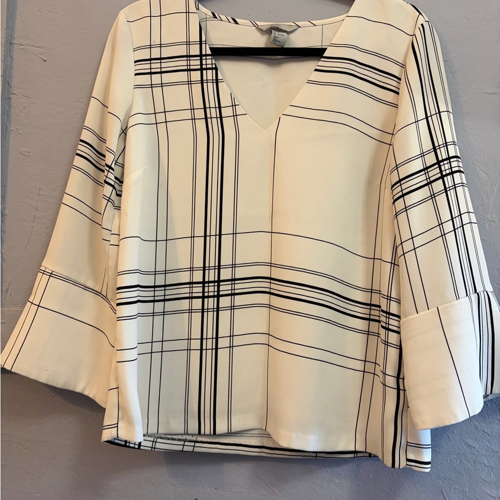 H&M Black and White Plaid V-Neck Blouse